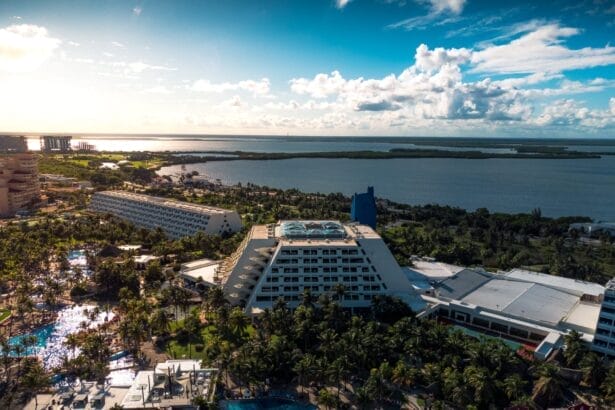 Luxury Beachfront Resorts in Cancun